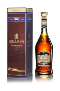 Brandy Ararat 10 YO + GB 40% 0,7l
